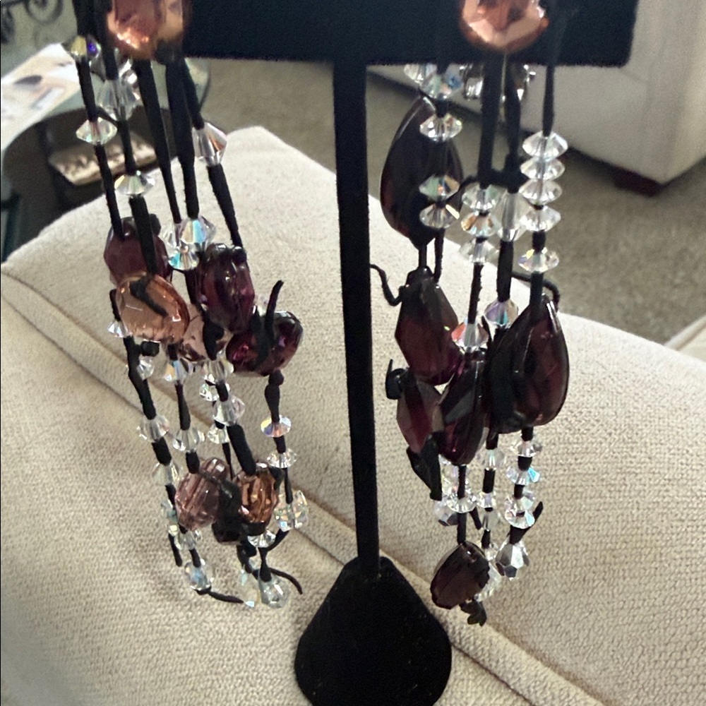 ✨ One-of-a-Kind Vintage Statement Earrings ✨ - Picture 3 of 3